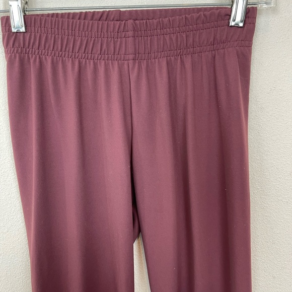 🥑5/$25 Gymshark Core Leggings winter berry color sz XS - Picture 4 of 6